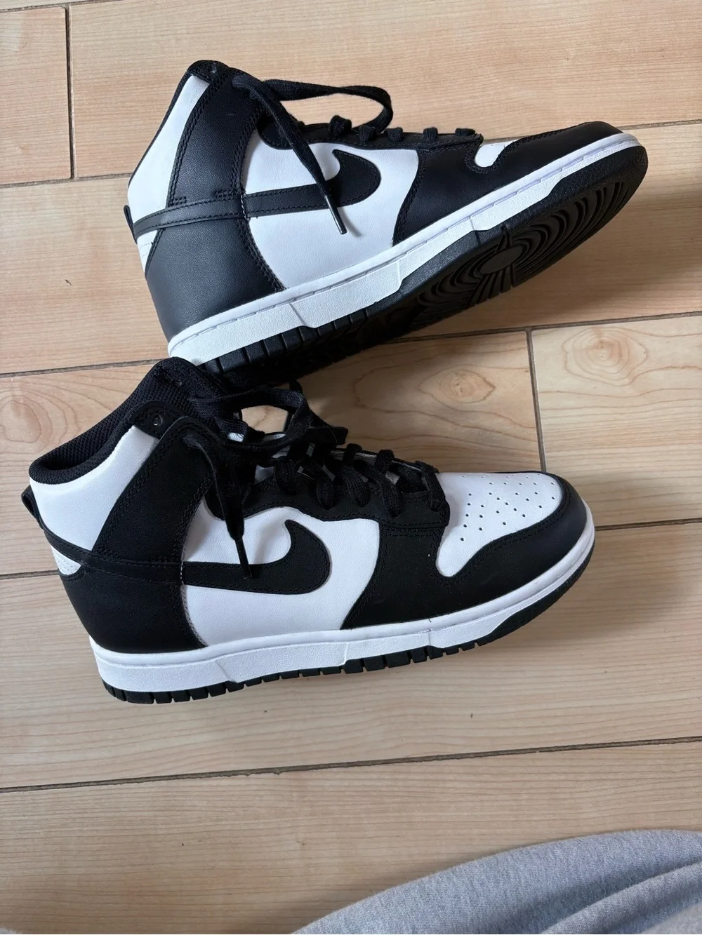 Nike Retro Mid Dunks - Picture 3 of 4